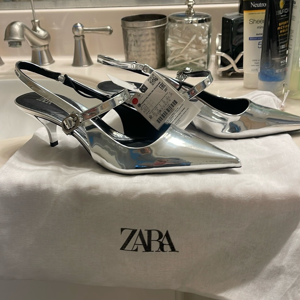 New Zara  pointed kitty heels